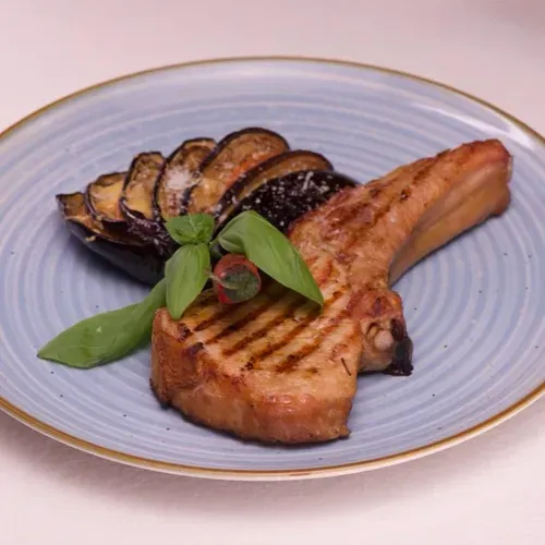 Cotlet de porc cu os